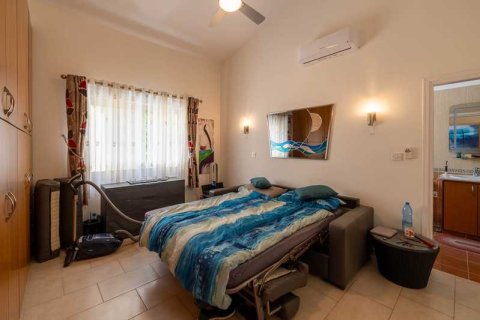 3 bedrooms House in Tala, Cyprus No. 101056 10