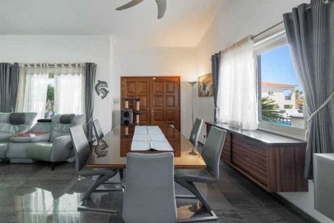 3 bedrooms House in Tala, Cyprus No. 101056 5