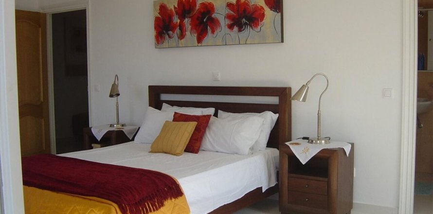 5 bedrooms Villa in Corfu, Greece No. 49769