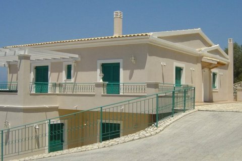 5 bedrooms Villa in Corfu, Greece No. 49769 8