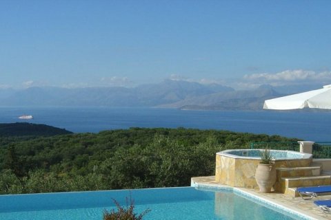 5 bedrooms Villa in Corfu, Greece No. 49769 11