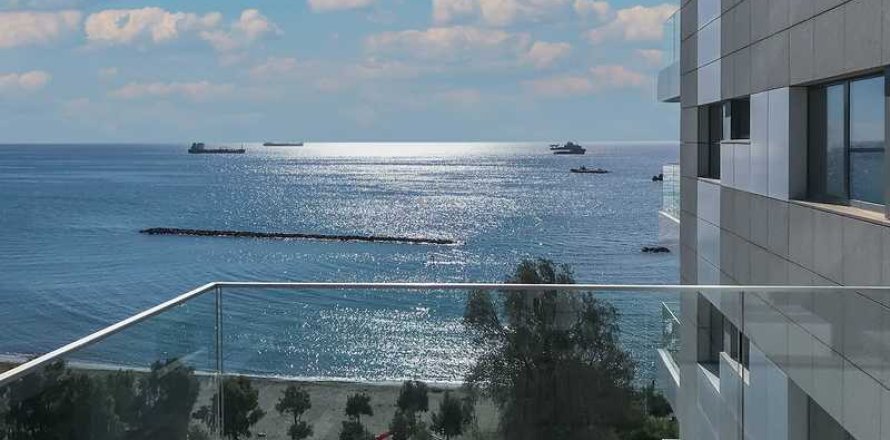 2 dormitorios Apartment en Limassol, Cyprus No. 77455