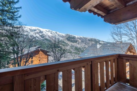 3 bedrooms Apartment in Les Allues, France No. 99679 1