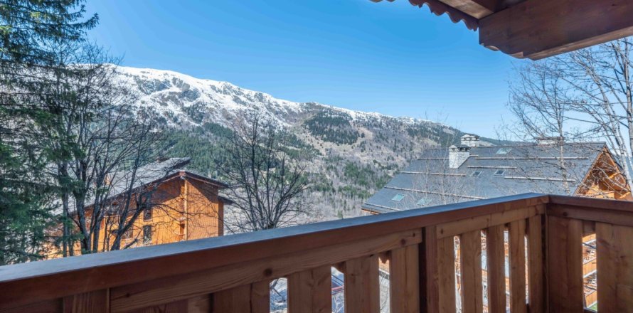 3 bedrooms Apartment in Les Allues, France No. 99679