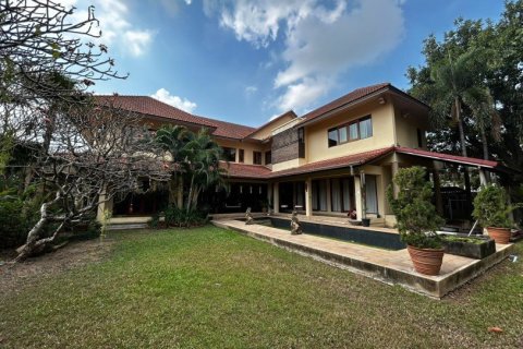 4 bedrooms Commercial property in Samut Prakan, Thailand No. 97144 1