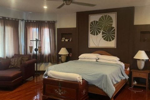 4 bedrooms Commercial property in Samut Prakan, Thailand No. 97144 14