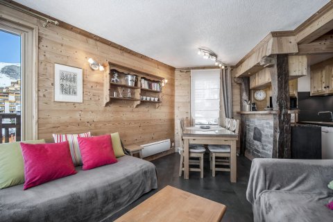 3 bedrooms Apartment in Les Belleville, France No. 99531 3