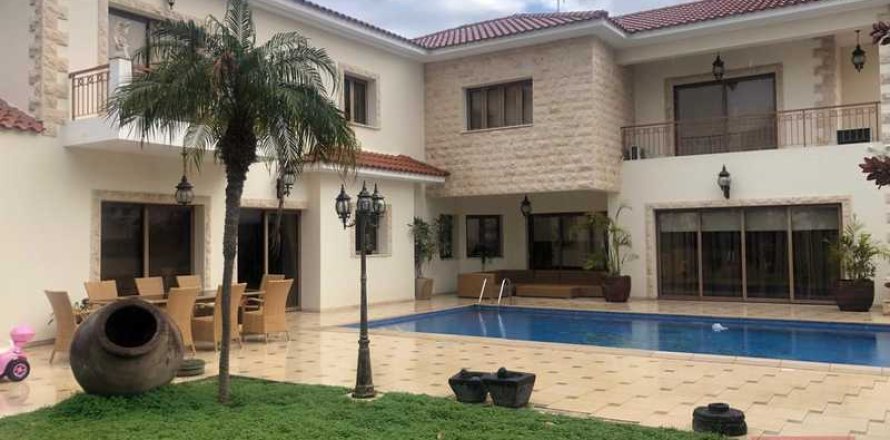 Вилла с 4 спальнями в Ларнака, Кипр №79635