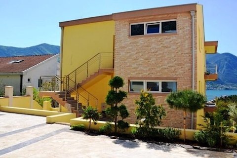 2 bedrooms Apartment in Kotor, Montenegro No. 66844 1