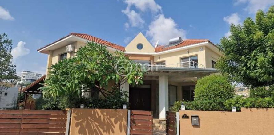 6 bedrooms Villa in Mesa Geitonia, Cyprus No. 74471