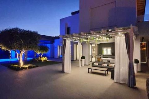 5 bedrooms House in Mesa Geitonia, Cyprus No. 31791 1