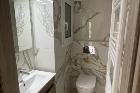 2 bedrooms Apartment in Athens, Greece No. 120715 3