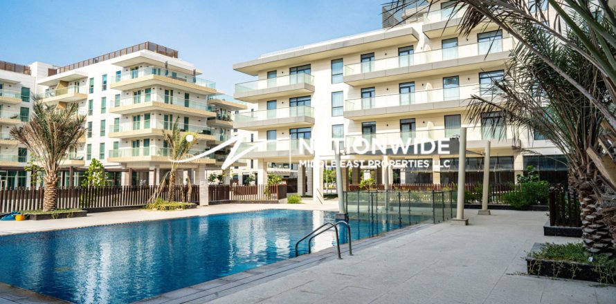 2 dormitorios Apartment en Abu Dhabi, UAE No. 122372