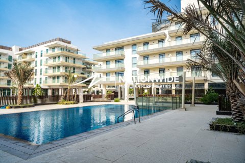 2 dormitorios Apartment en Abu Dhabi, UAE No. 122372