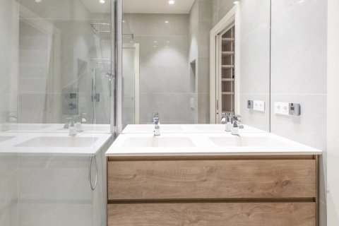 2 dormitorios Apartment en Nice, France No. 70252 5