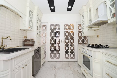 5 bedrooms Villa in Tan Xuan, Vietnam No. 92465 10