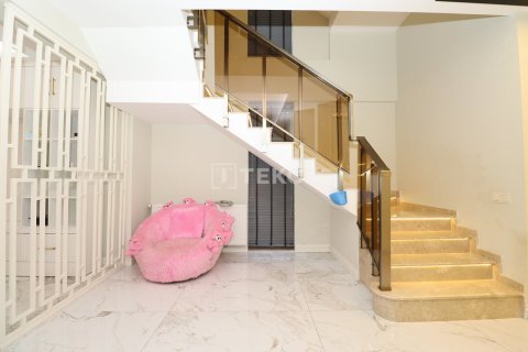 5 bedrooms Villa in Tan Xuan, Vietnam No. 92465 25