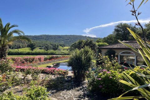 380m² House en Grimaud, France No. 68906 4