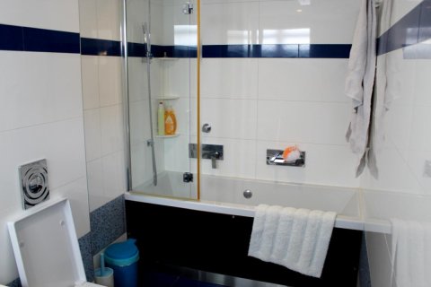 5 bedrooms Villa in Limassol, Cyprus No. 106241 11