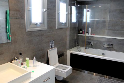 5 bedrooms Villa in Limassol, Cyprus No. 106241 10