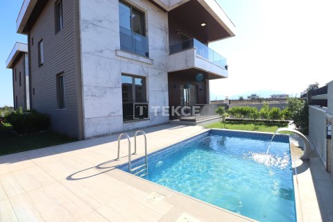 4 dormitorios Villa en Dosemealti, Turkey No. 126944