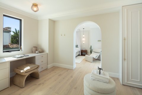 5 bedrooms Villa in Thuan Nam, Vietnam No. 27431 17