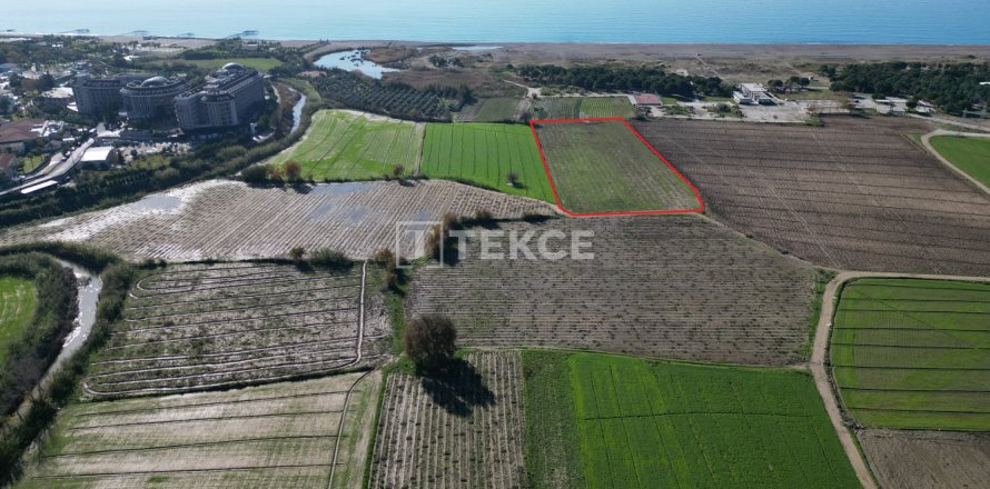 11807m² Land en Manavgat, Turkey No. 121291