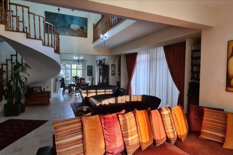 4 bedrooms Villa in Limassol, Cyprus No. 106510 2