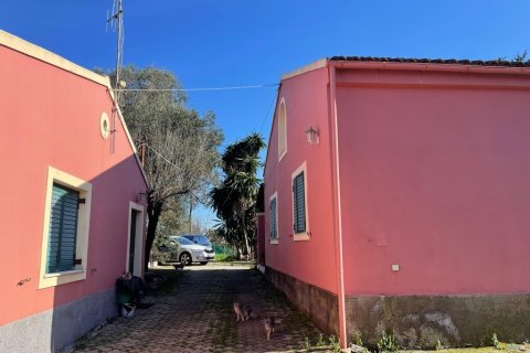 220m² House en Corfu, Greece No. 56616 26