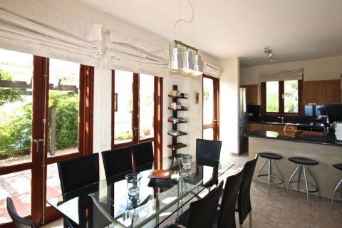 3 bedrooms House in Paphos, Cyprus No. 37377 10