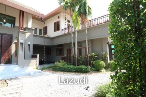 4 bedrooms House in Chiang Mai, Thailand No. 97701 2