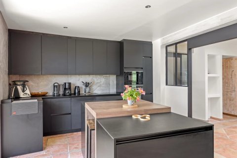 5 bedrooms Villa in Vence, France No. 67903 7