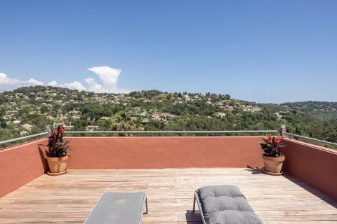 5 bedrooms Villa in Vence, France No. 67903 2