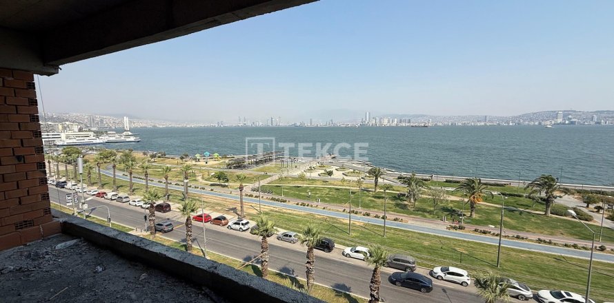 5 dormitorios Apartment en Izmir, Turkey No. 92749