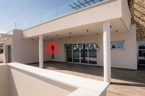 2 dormitorios Apartment en Germasogeia, Cyprus No. 82828 1