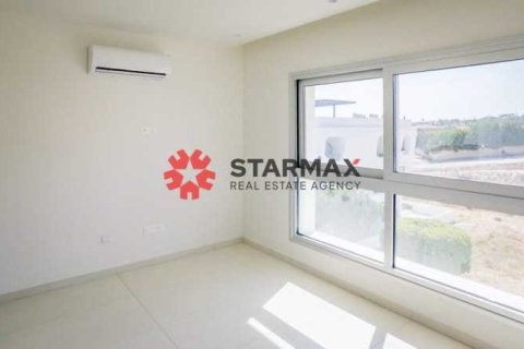 2 dormitorios Apartment en Germasogeia, Cyprus No. 82828 12