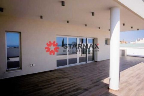 2 dormitorios Apartment en Germasogeia, Cyprus No. 82828 2