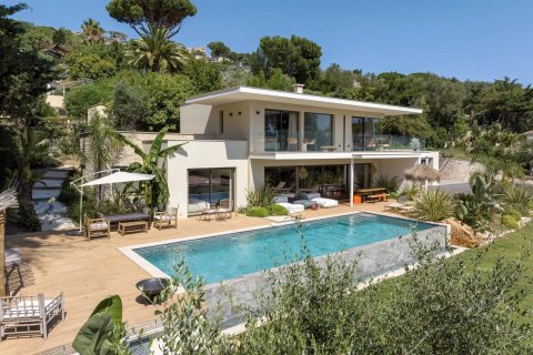 4 dormitorios Villa en Le Cannet, France No. 99790 1