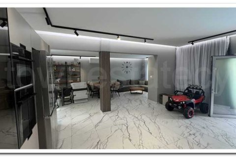 5 bedrooms Villa in Limassol, Cyprus No. 79678 3