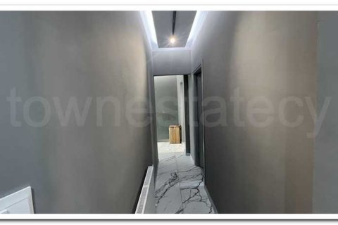 5 bedrooms Villa in Limassol, Cyprus No. 79678 13