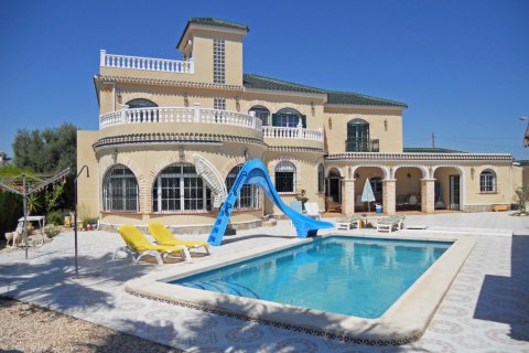 Вилла с 6 спальнями в Hai Bac, Вьетнам №85629 1