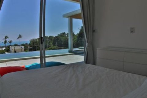 3 bedrooms Villa on the Chaweng Beach, Thailand No. 95946 11