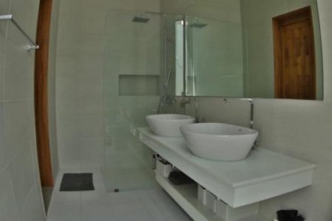 3 bedrooms Villa on the Chaweng Beach, Thailand No. 95946 15