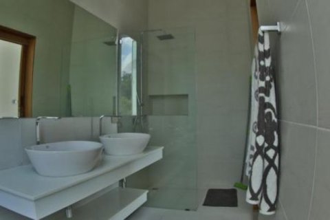 3 bedrooms Villa on the Chaweng Beach, Thailand No. 95946 21