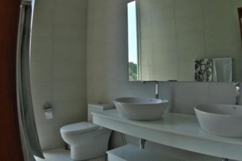 3 bedrooms Villa on the Chaweng Beach, Thailand No. 95946 18