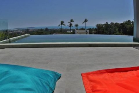 3 bedrooms Villa on the Chaweng Beach, Thailand No. 95946 27