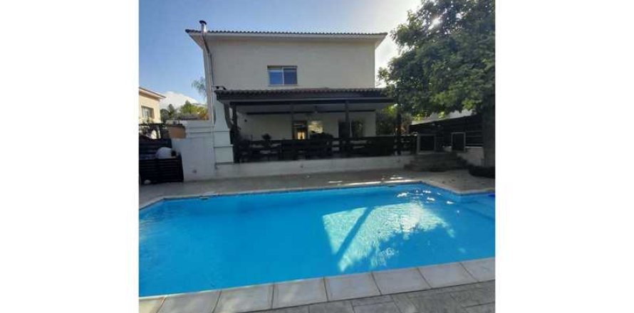 6 chambres Villa à Agios Tychonas, Cyprus No. 80819