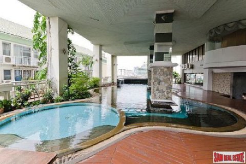3 bedrooms Apartment in Bangkok, Thailand No. 95851 8
