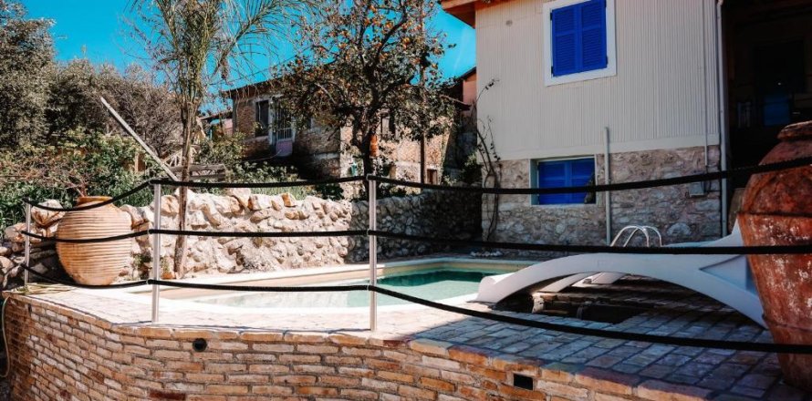 2 bedrooms House in Lefkada, Greece No. 55212