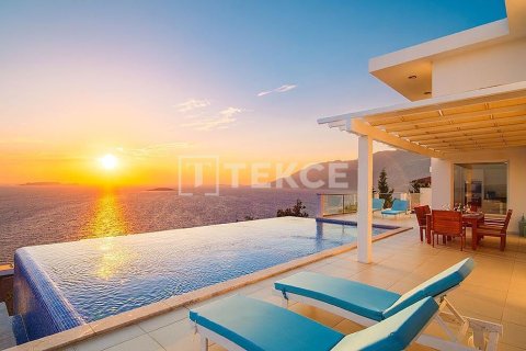 5 bedrooms Villa in Kas, Turkey No. 124234